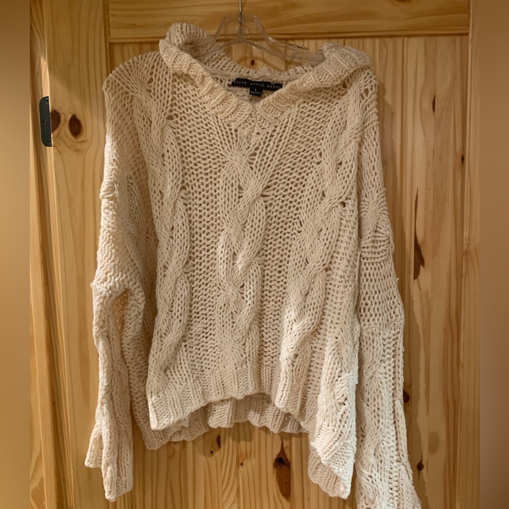 Chunky hooded sweater